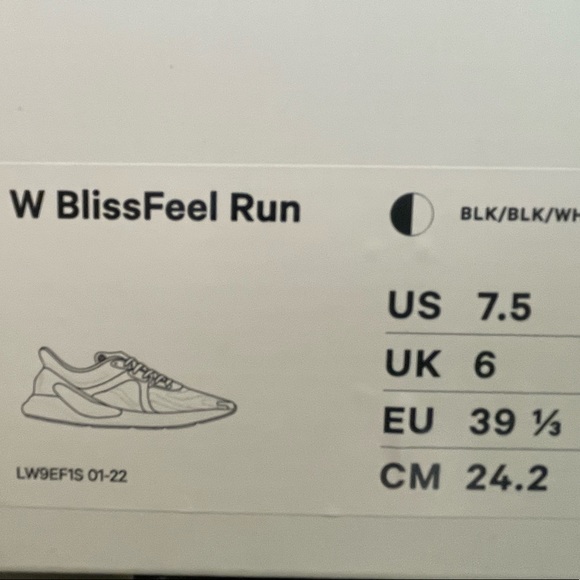 black lululemon blissfeel runners - Picture 3 of 4